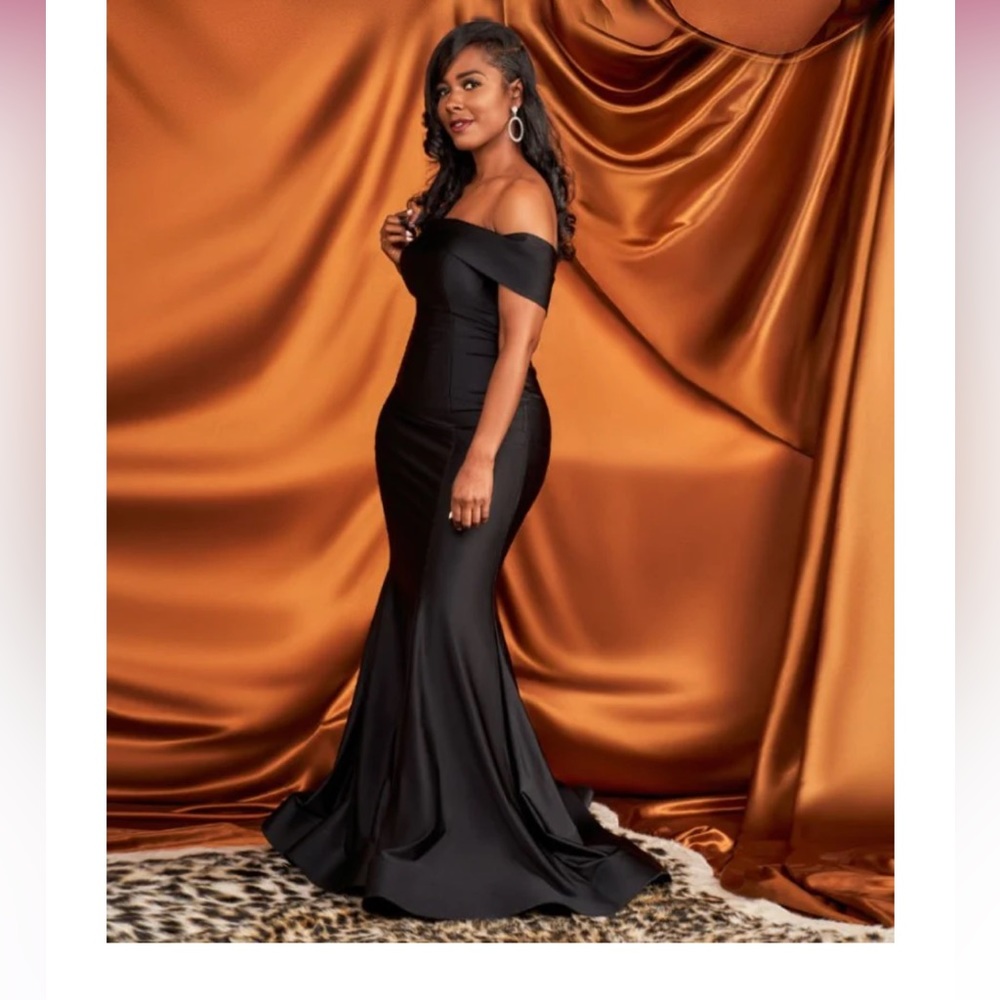 Dress from Bridal Babes. Worn once. Stretches.